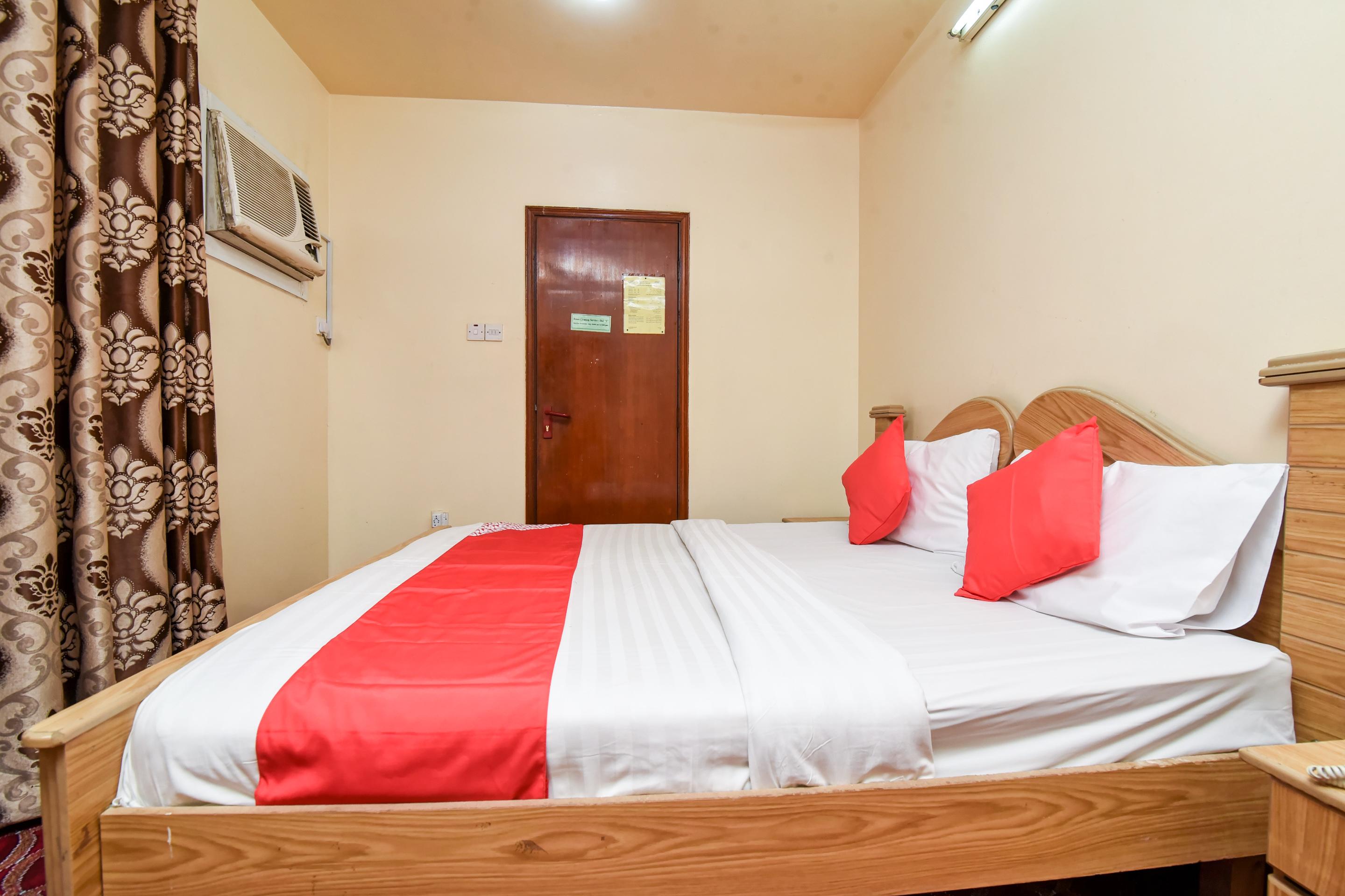 Oyo 157 Al Khaima Hotel Дубай Екстериор снимка