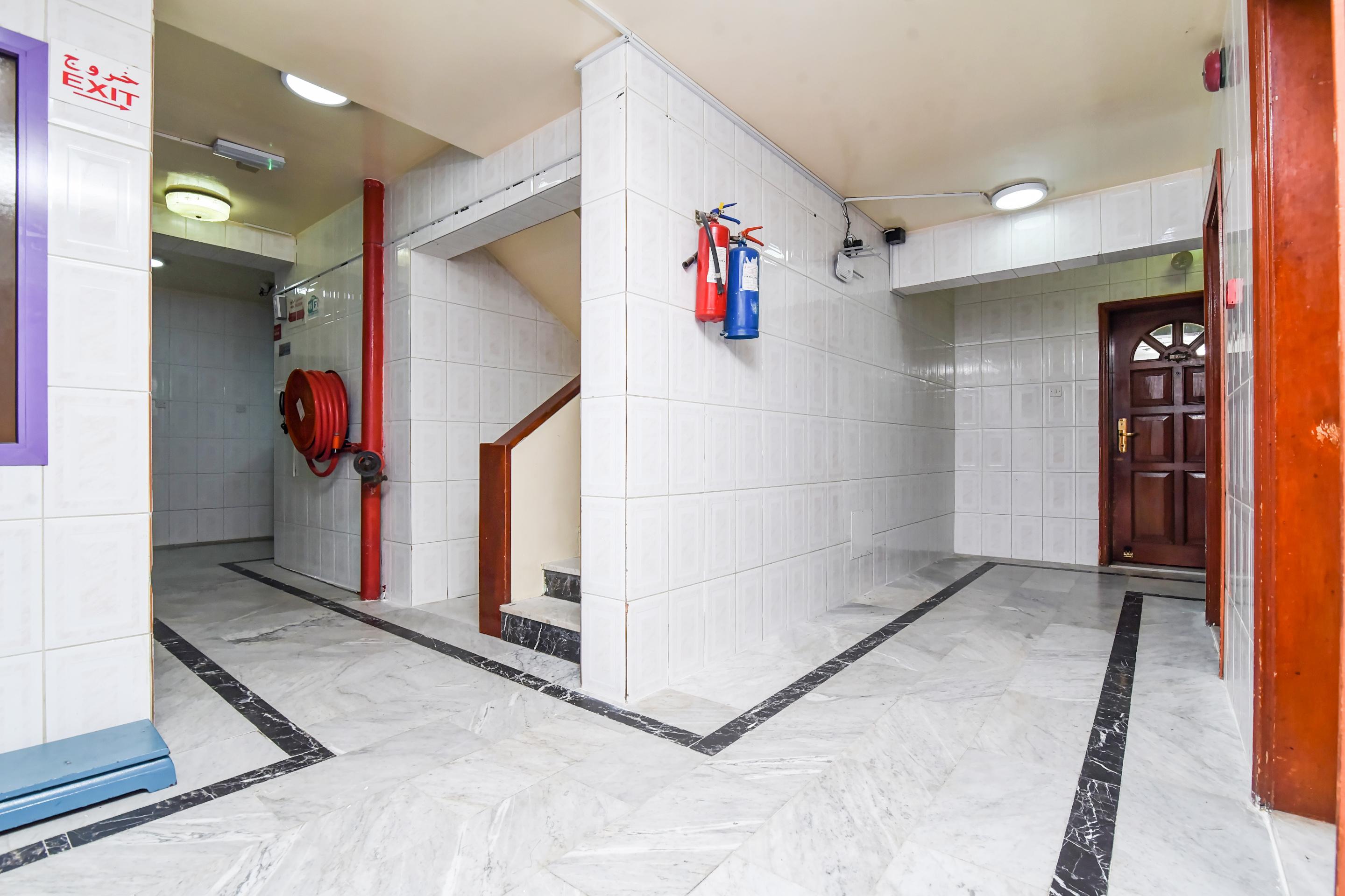 Oyo 157 Al Khaima Hotel Дубай Екстериор снимка